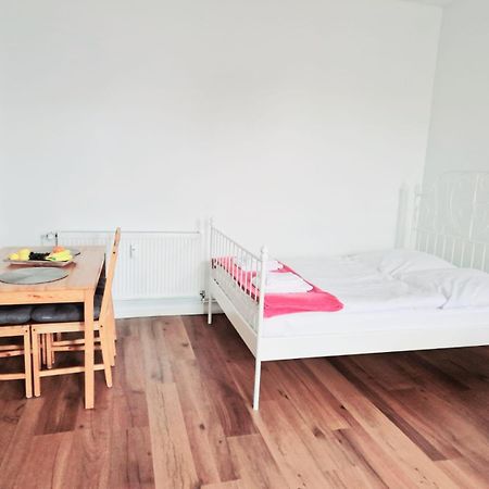 City Studio Apartment For 4, Near Sonnenallee Berlino Esterno foto