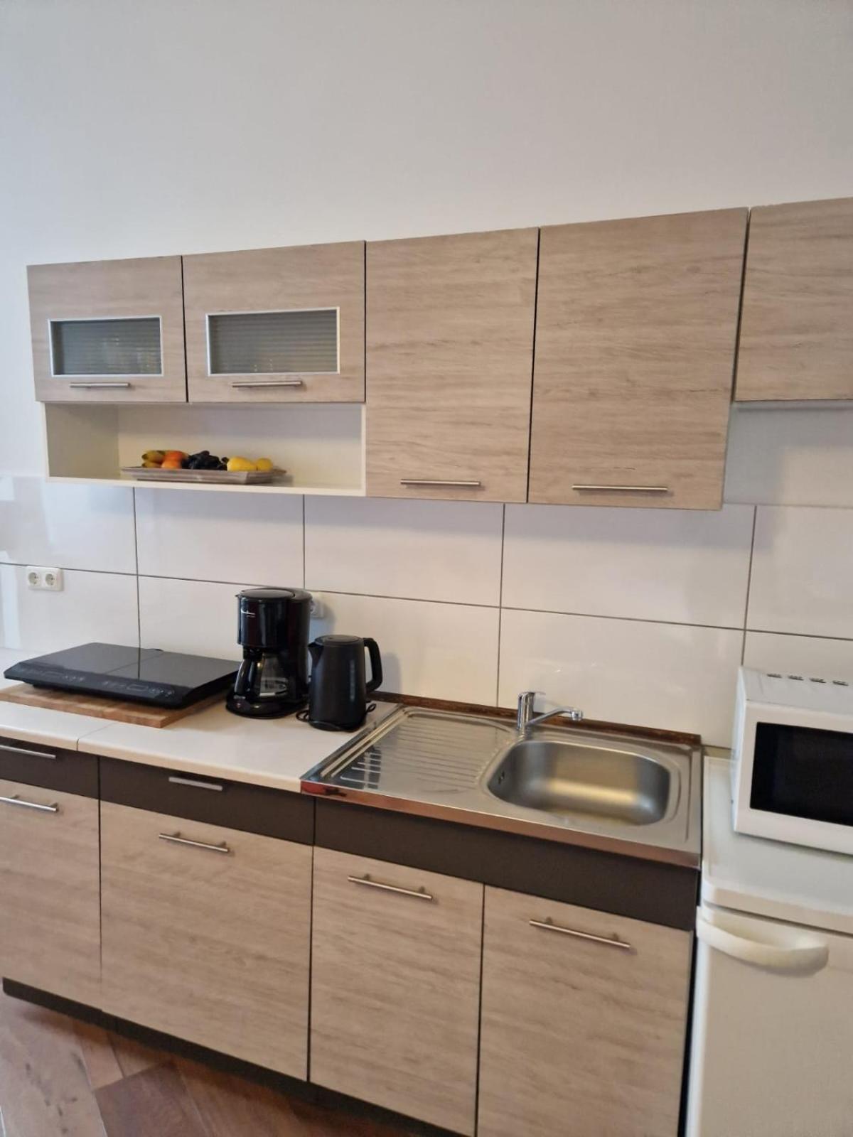 City Studio Apartment For 4, Near Sonnenallee Berlino Esterno foto