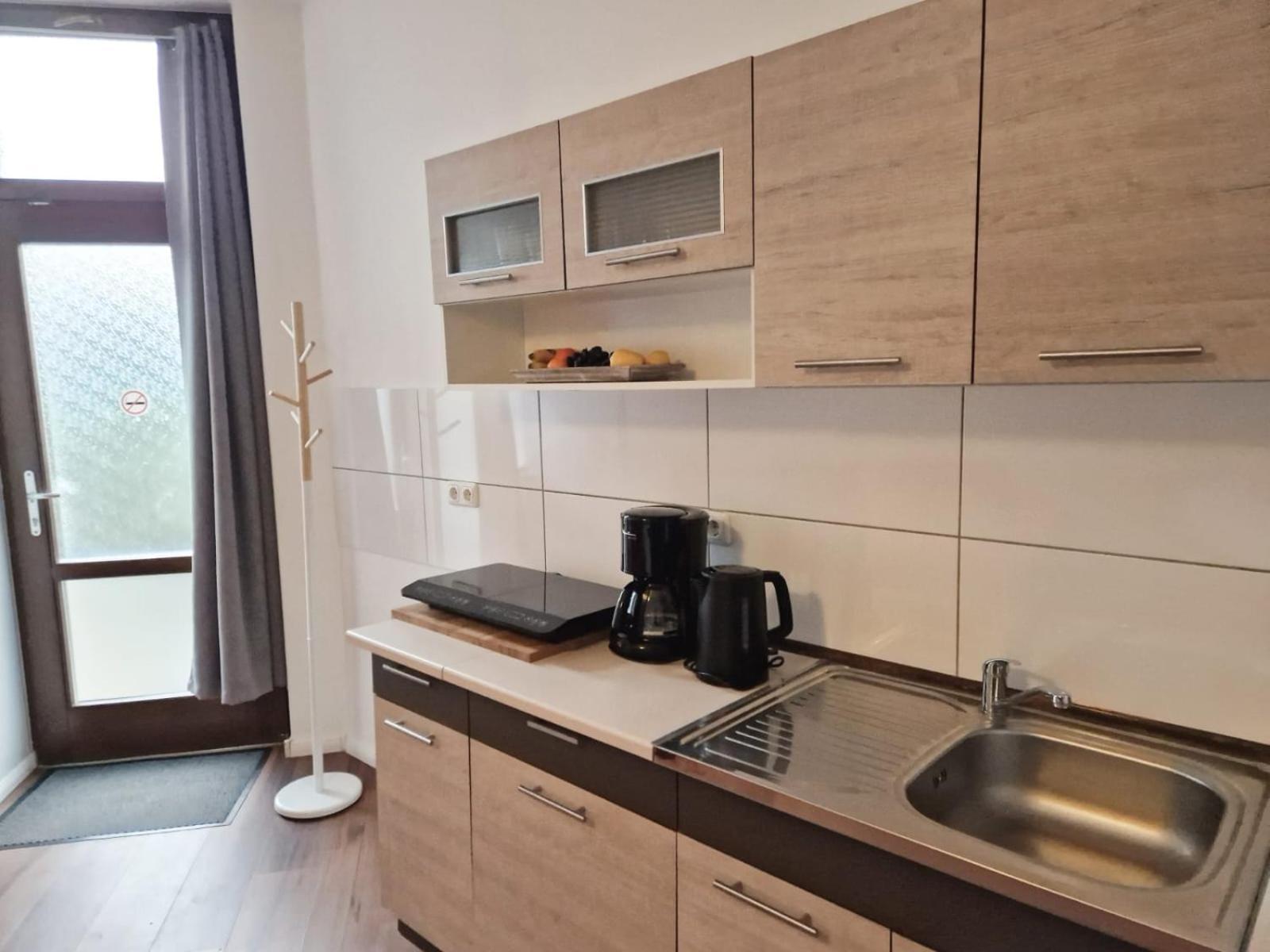 City Studio Apartment For 4, Near Sonnenallee Berlino Esterno foto