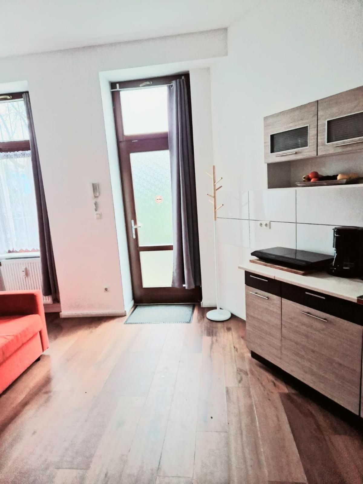 City Studio Apartment For 4, Near Sonnenallee Berlino Esterno foto